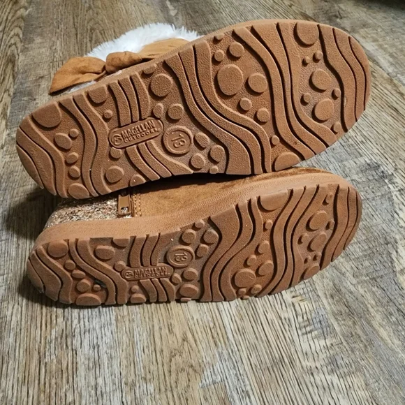 The Academy Brand Tan Boots with Gold Glitter and White Fur - Picture 5 of 6